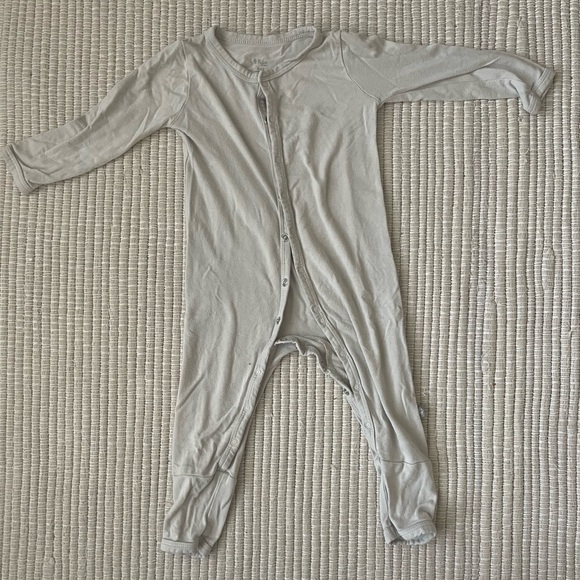 Kyte Baby | Romper in Oat | 6-12 mos - Picture 5 of 7